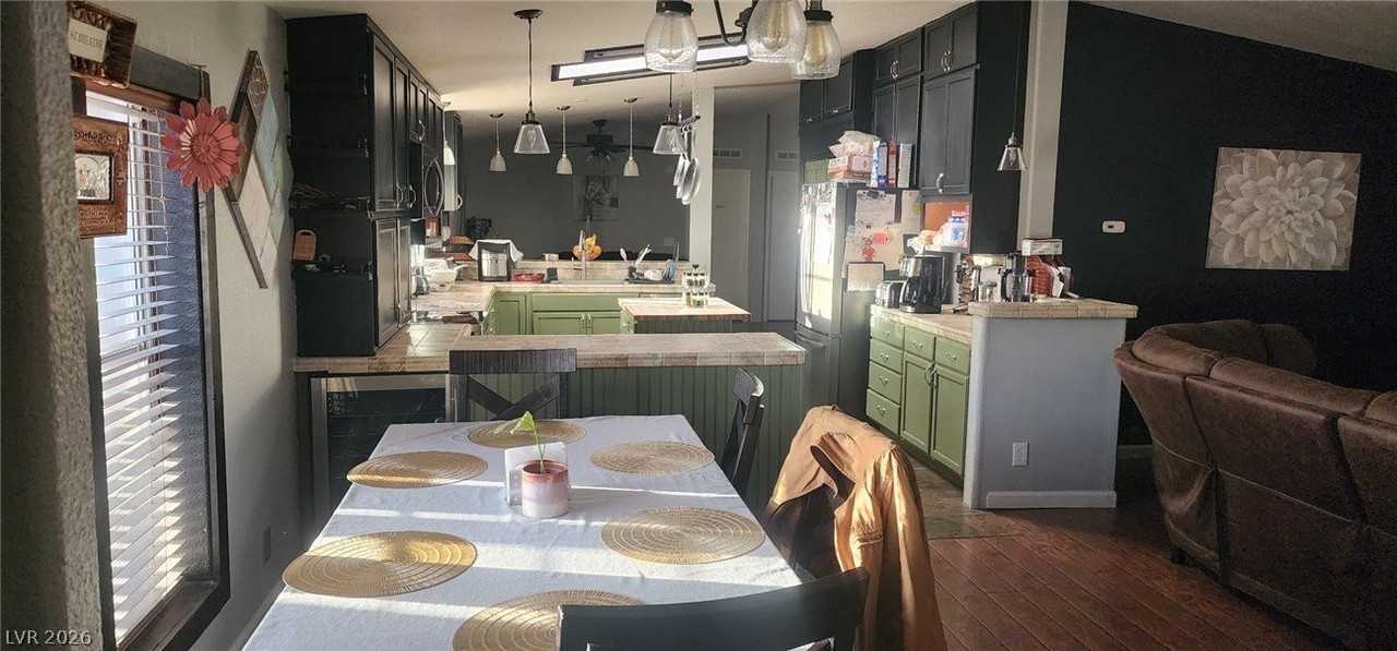 2550 Trudy Ave - Photo 7 of 34