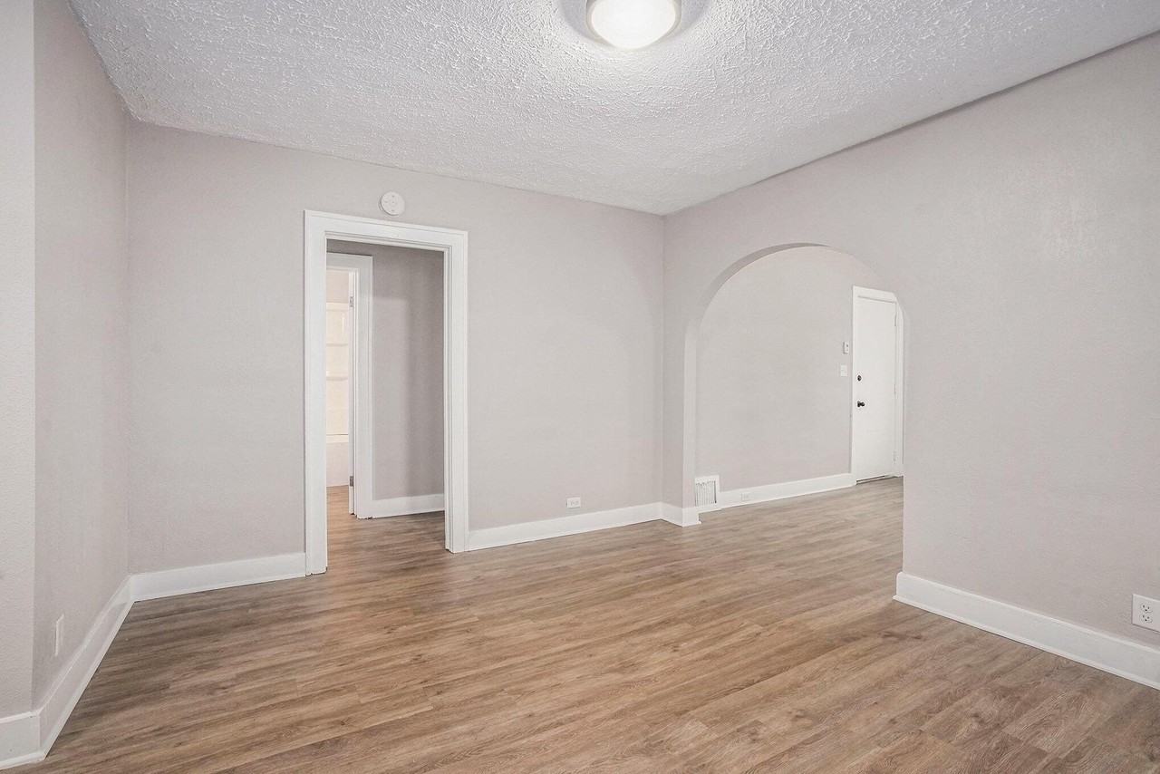 1881 Manz St - Photo 2 of 10