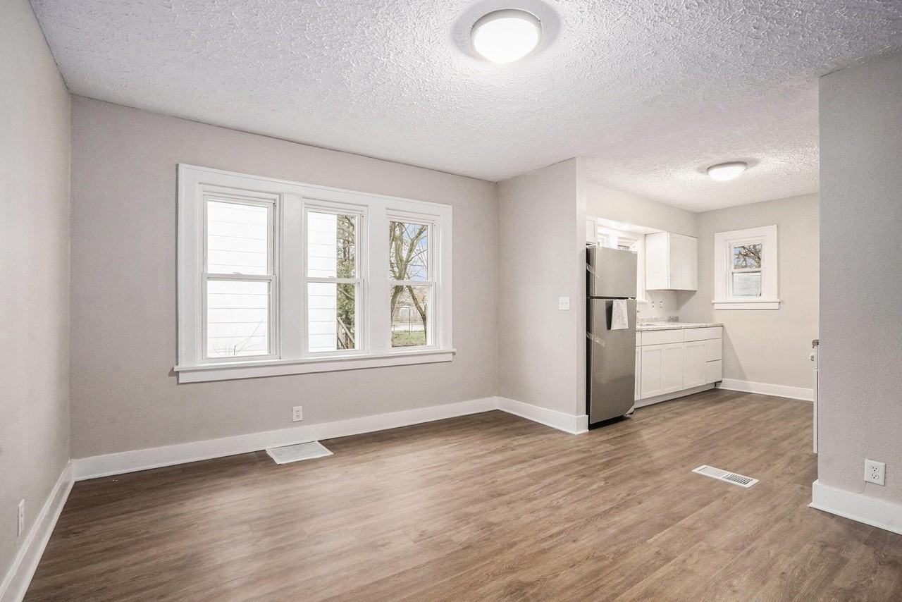 1881 Manz St - Photo 5 of 10