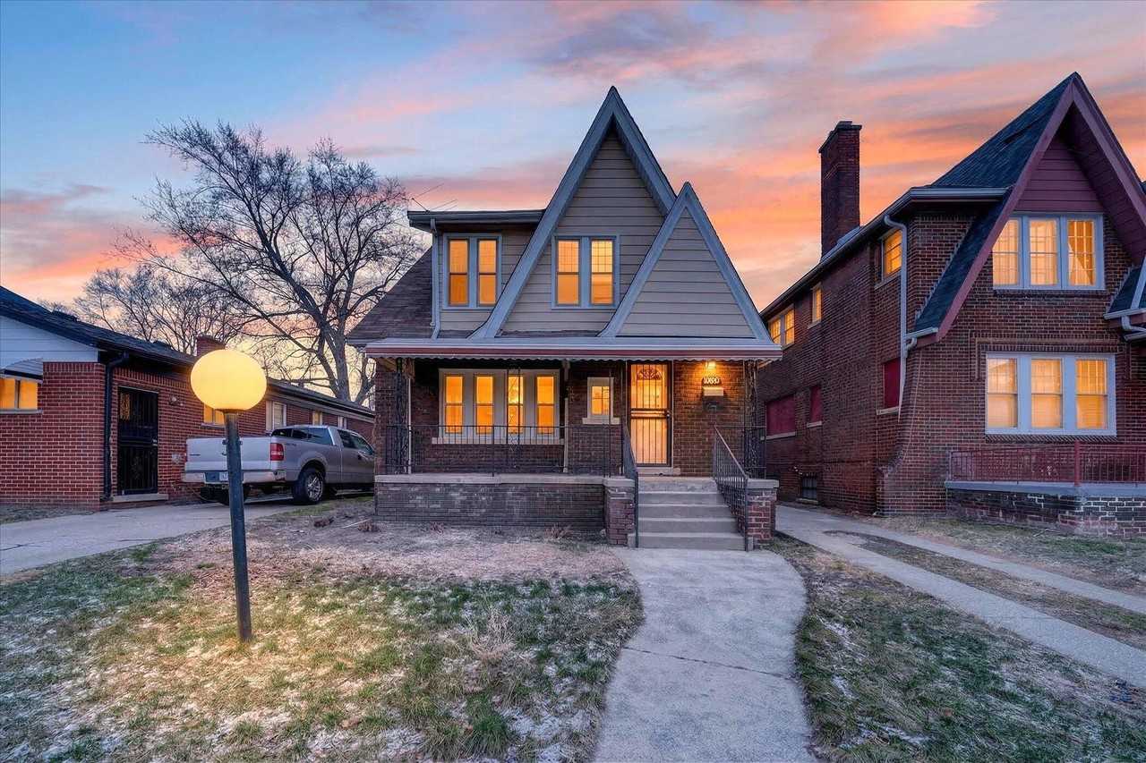 16890 Stoepel St Unit 1 - Photo 2 of 27