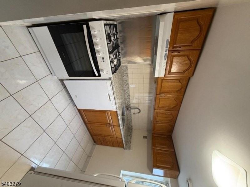 263 Kipp Ave - Photo 6 of 20