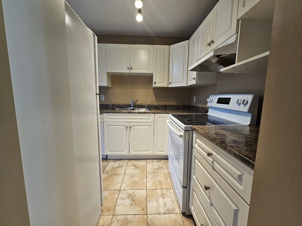 46260 Harford St #8 - Photo 5 of 18