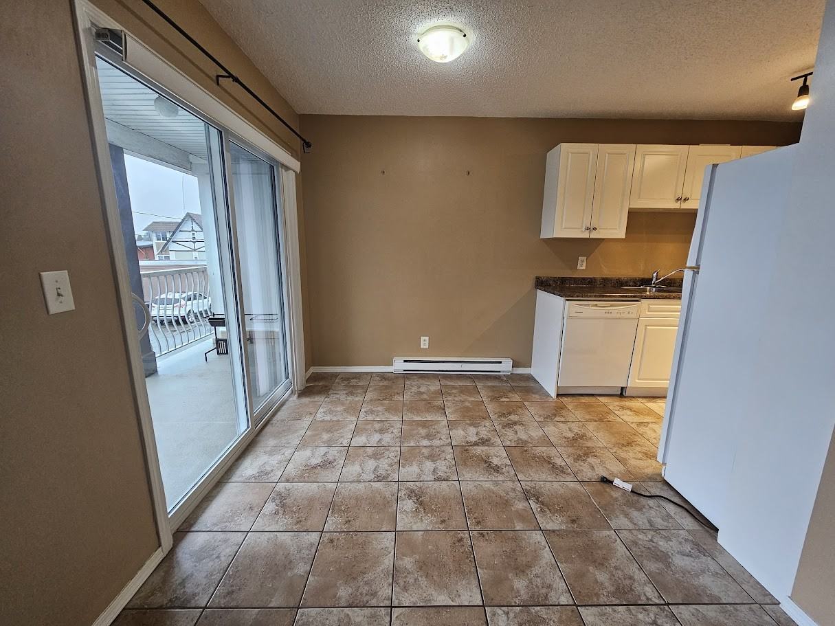 46260 Harford St #8 - Photo 6 of 18