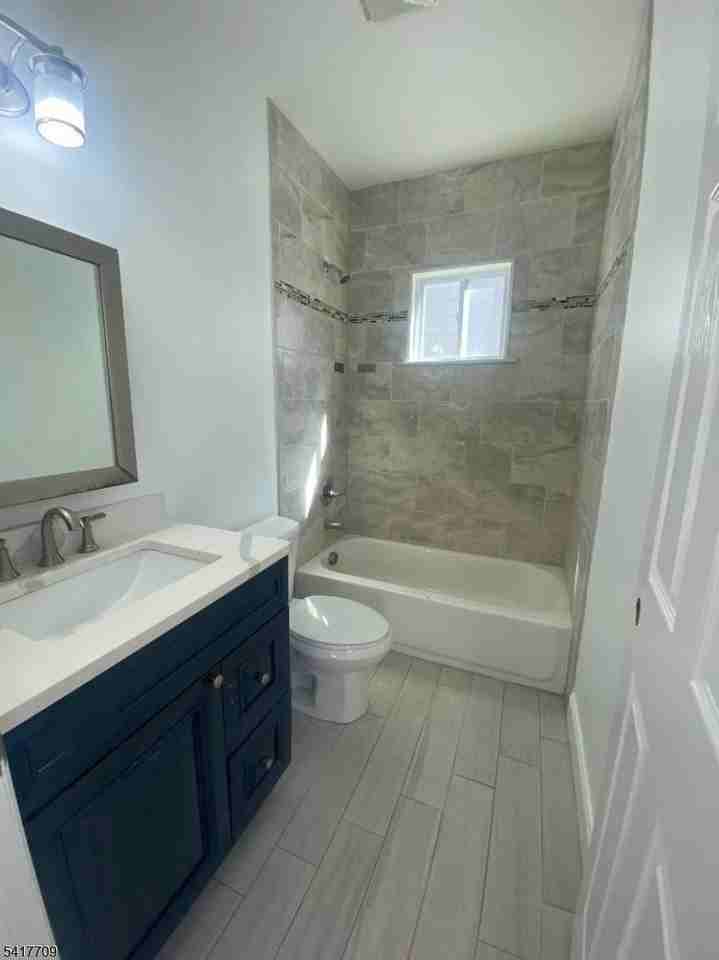 334 Bond St #2 - Photo 4 of 14