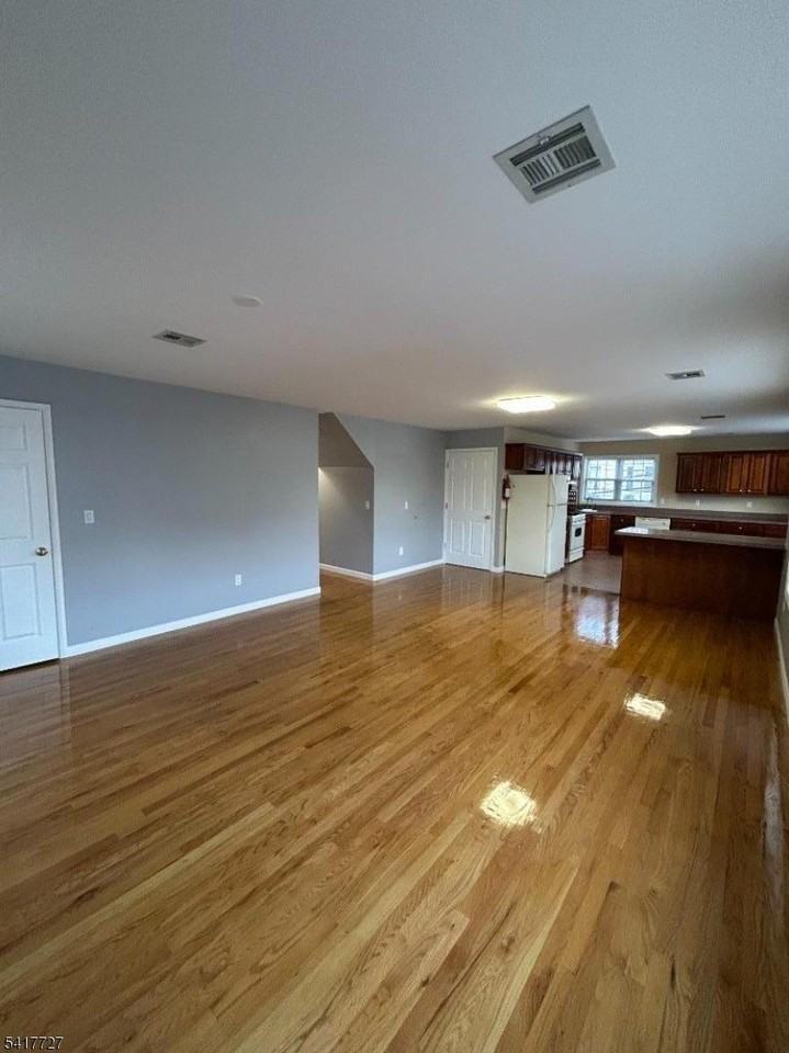 150 Orange St - Photo 2 of 13