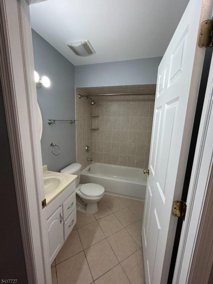 150 Orange St - Photo 5 of 13