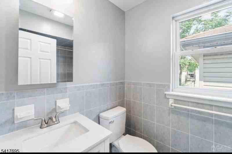 309 Court St - Photo 7 of 11