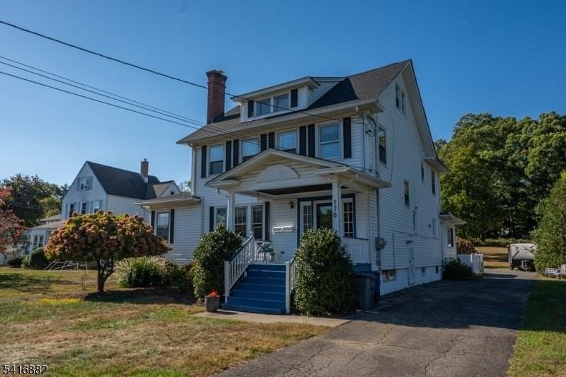 176 Grove Ave - Photo 3 of 32