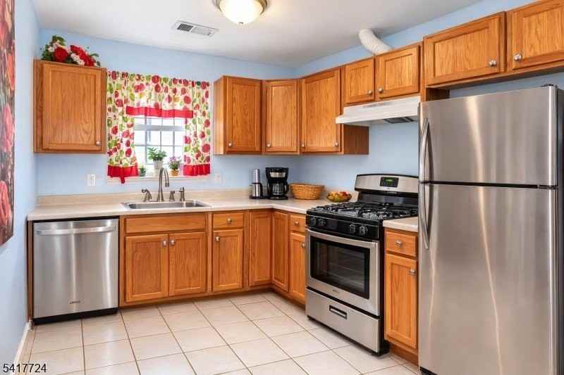 524 Broadway - Photo 3 of 14