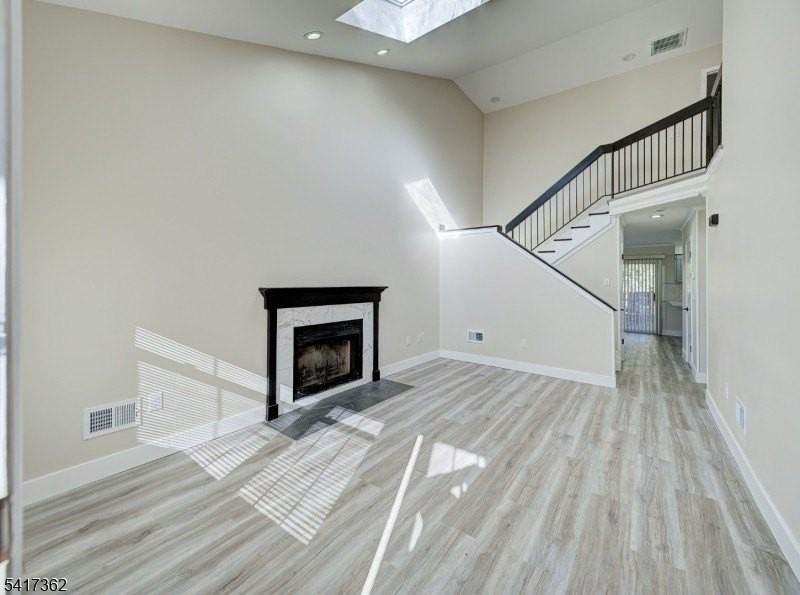 1141 Clawson Ct - Photo 2 of 22