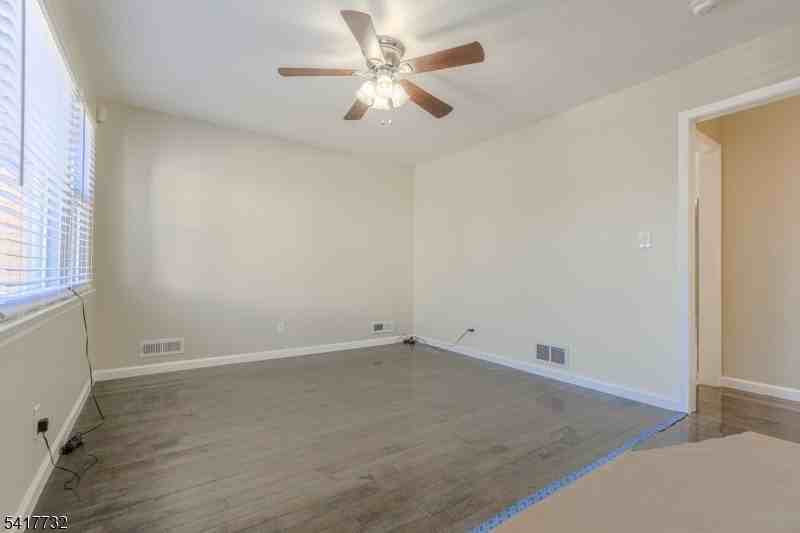 15-17 Crown St - Photo 3 of 23