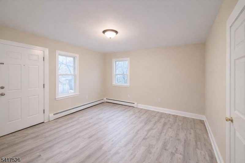 326 Mercer Ave - Photo 4 of 6