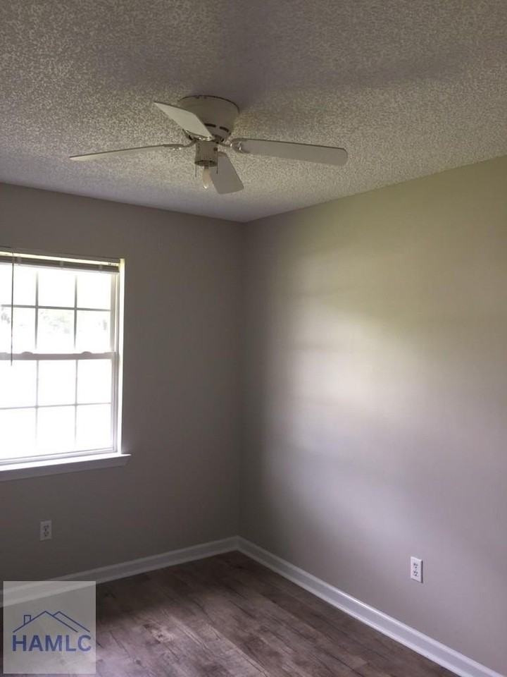 936 Poppleton Dr - Photo 4 of 14