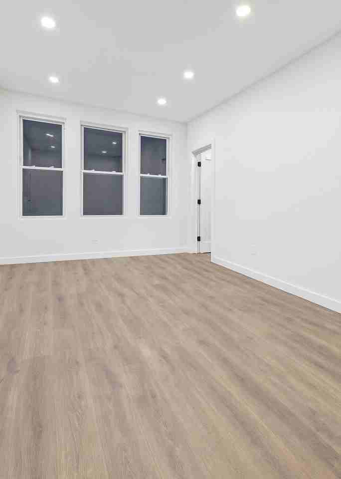 42 New St #2 - Photo 2 of 7