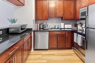 1500 Hudson St #5S - Photo 1 of 1