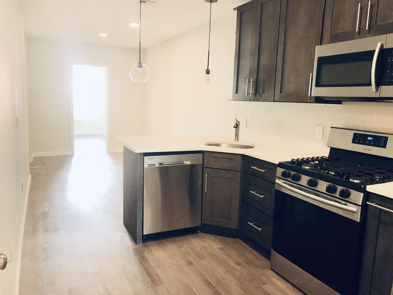 347 7th St #5 - Photo 7 of 17