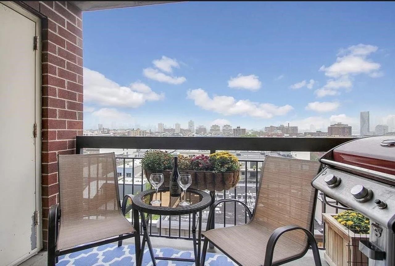 700 1st St #9F - Photo 5 of 11