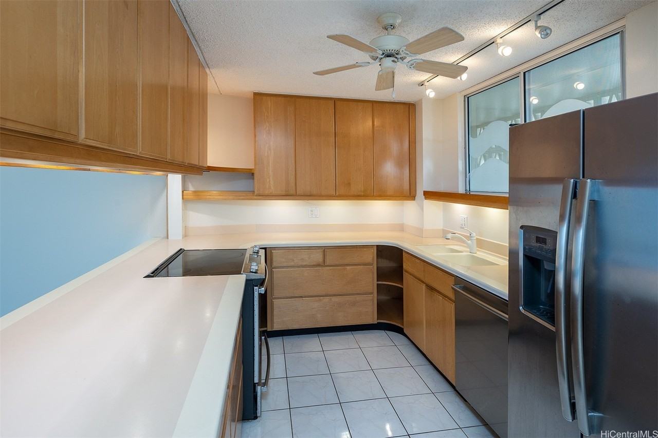 469 Ena Rd Apt 2009 - Photo 5 of 21