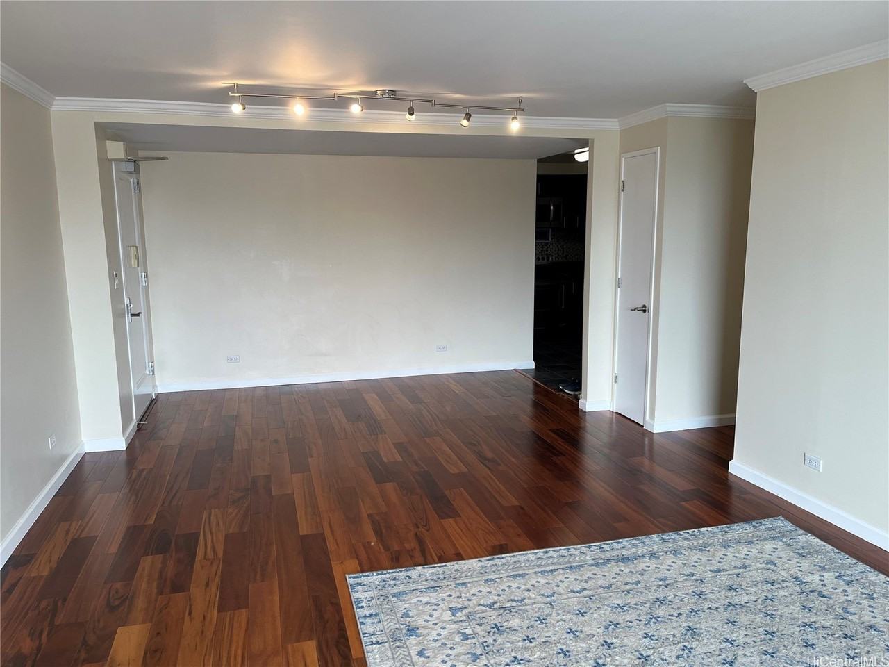 1350 Ala Moana Blvd Apt 1904 - Photo 4 of 19