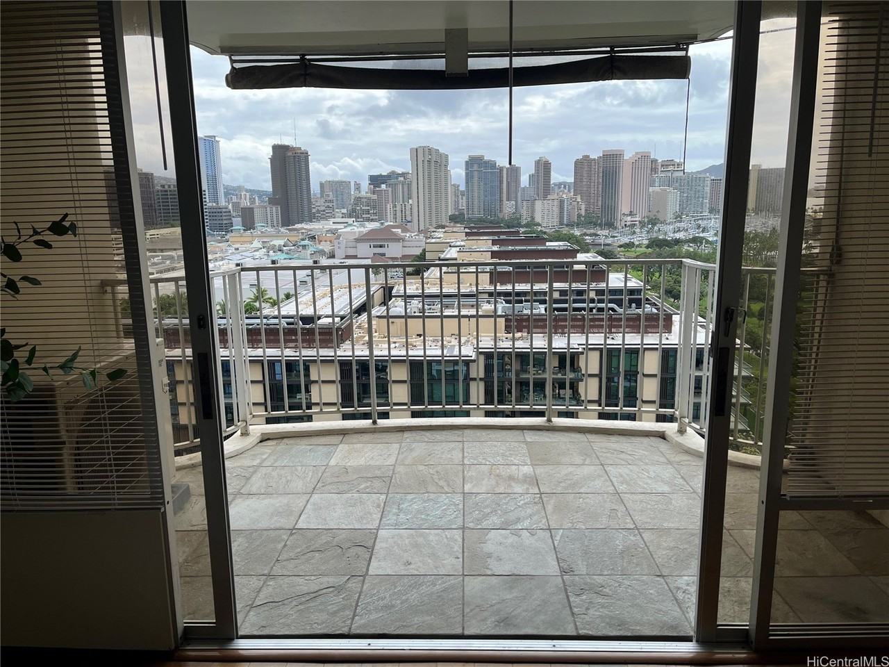 1350 Ala Moana Blvd Apt 1904 - Photo 5 of 19