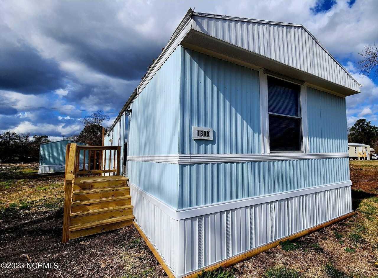 1309 13th St - Photo 2 of 18