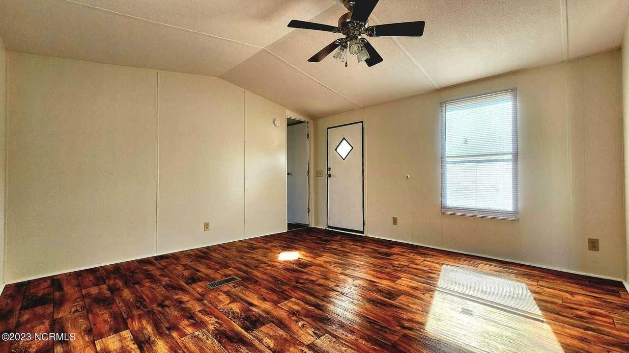 1309 13th St - Photo 6 of 18