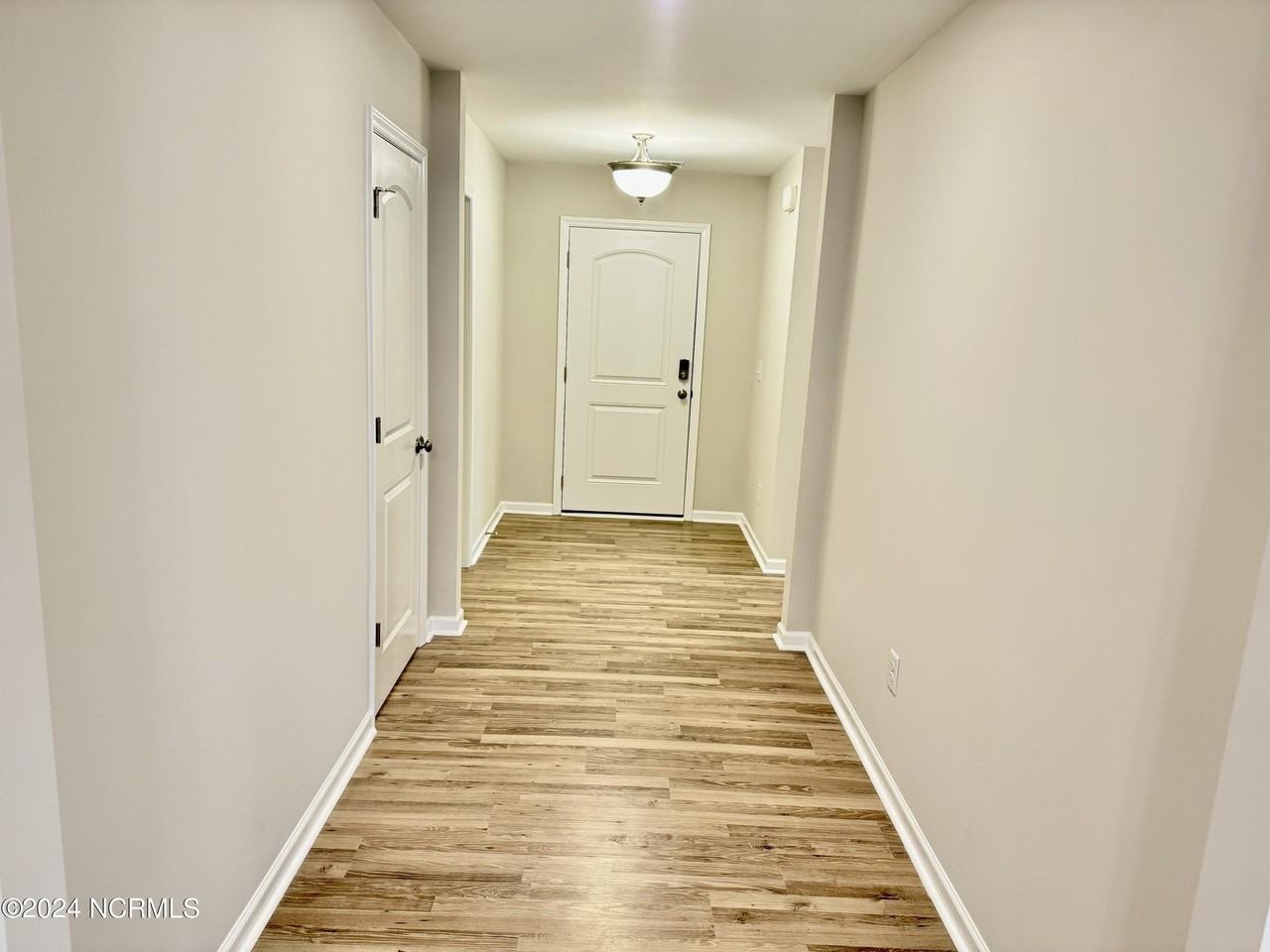 720 Oleander Dr - Photo 6 of 19