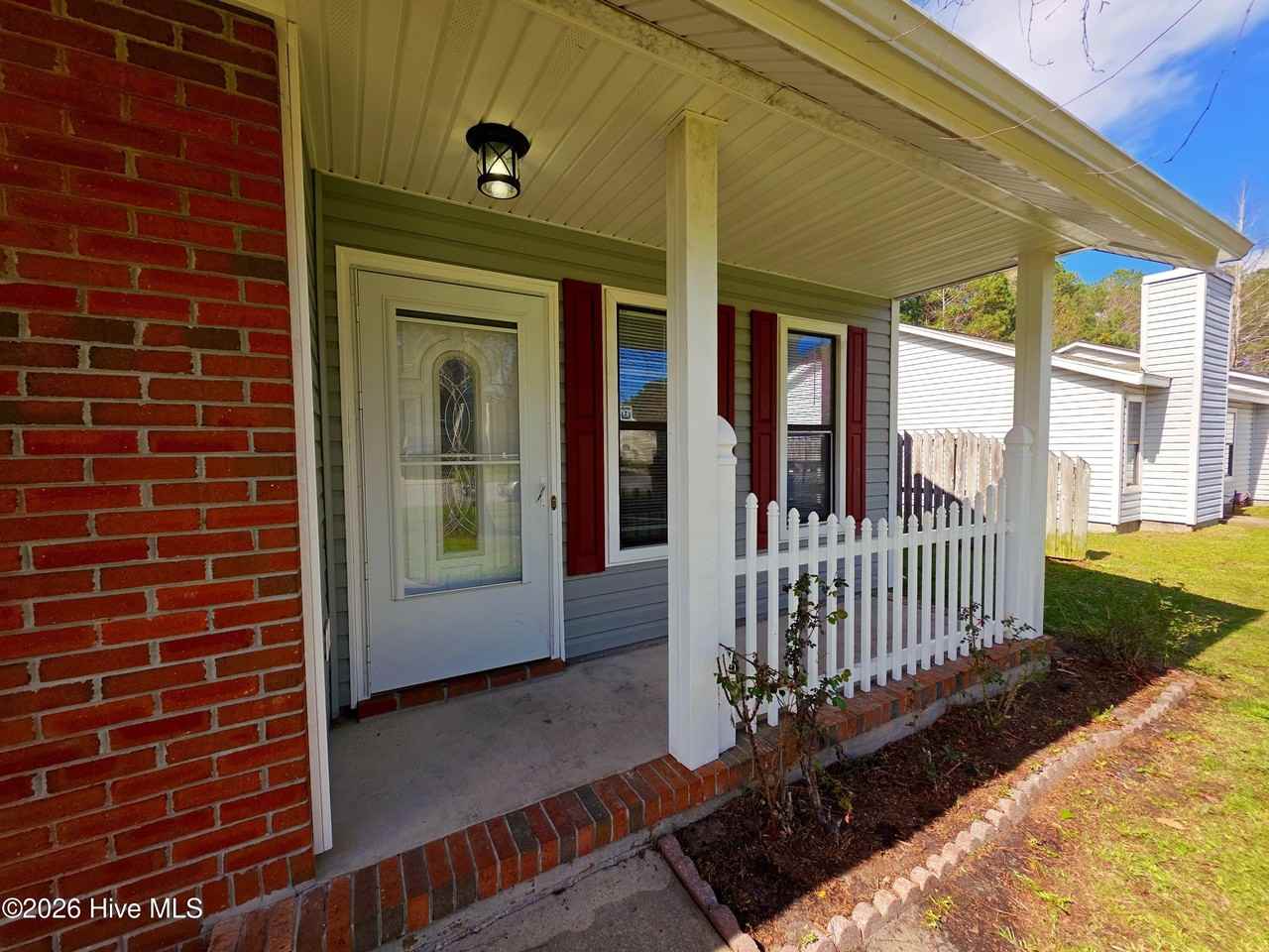 1035 Spring Villa Dr - Photo 2 of 19