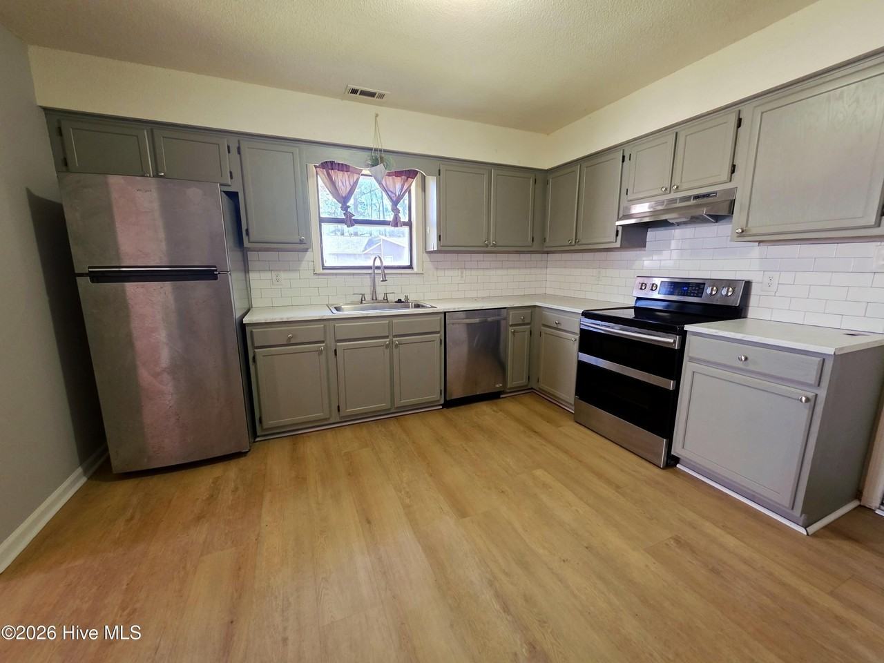 1035 Spring Villa Dr - Photo 6 of 19