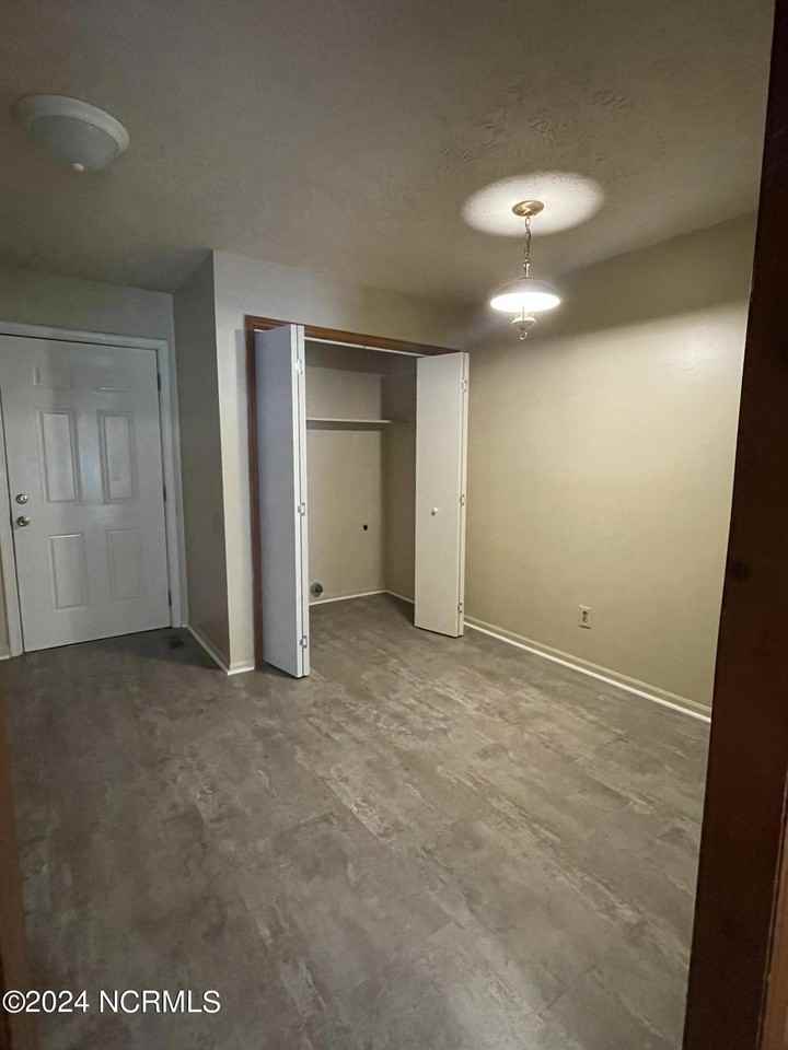 132 Deerfield Rd - Photo 3 of 7