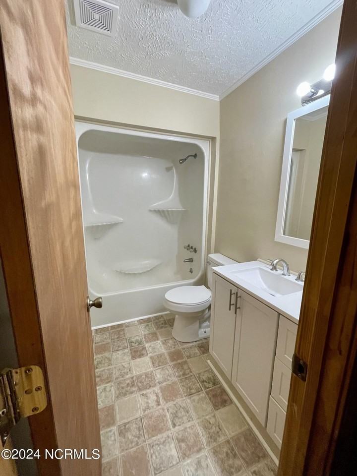 132 Deerfield Rd - Photo 7 of 7