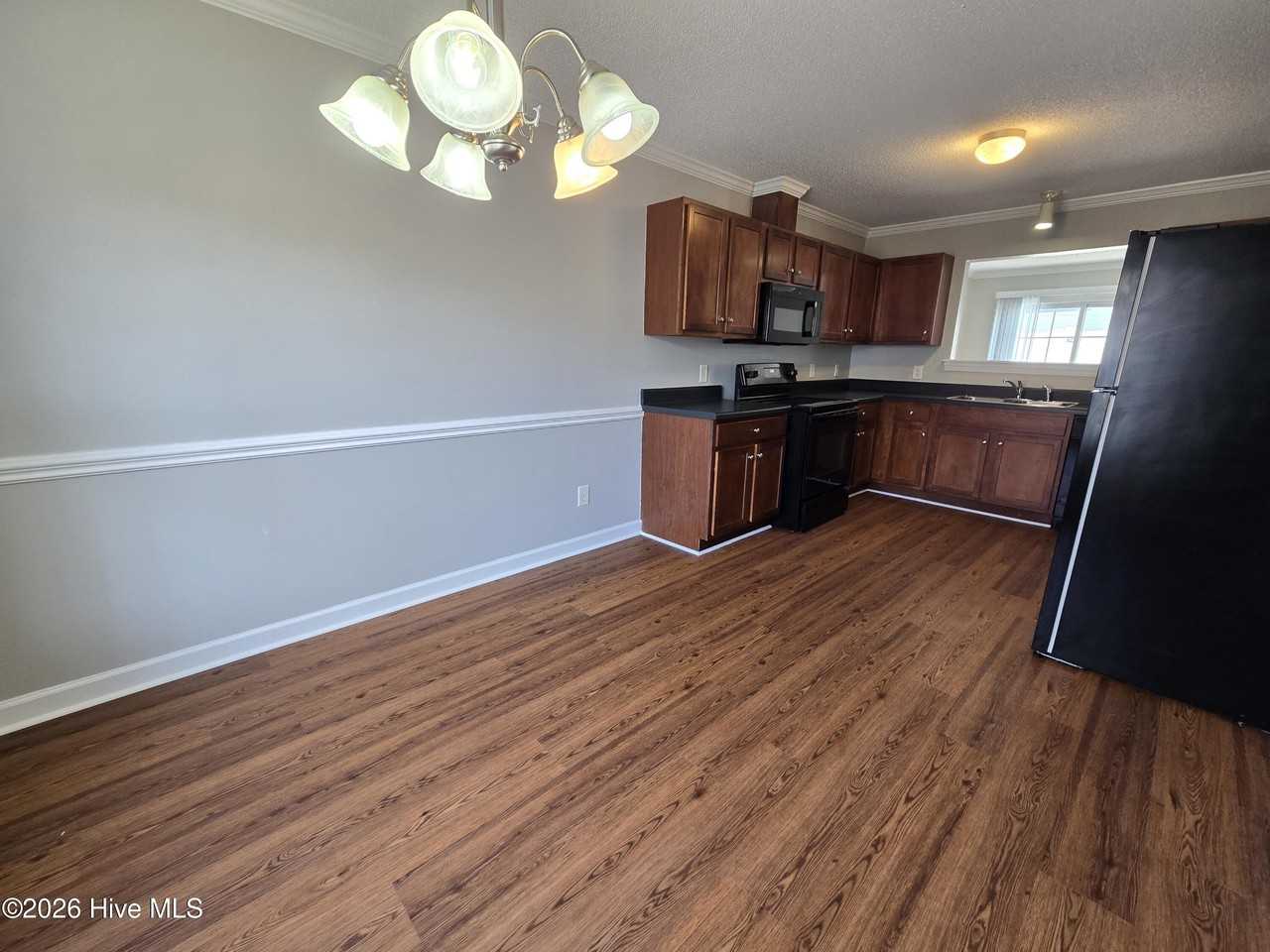 4135 Dudleys Grant Dr Apt E - Photo 6 of 19