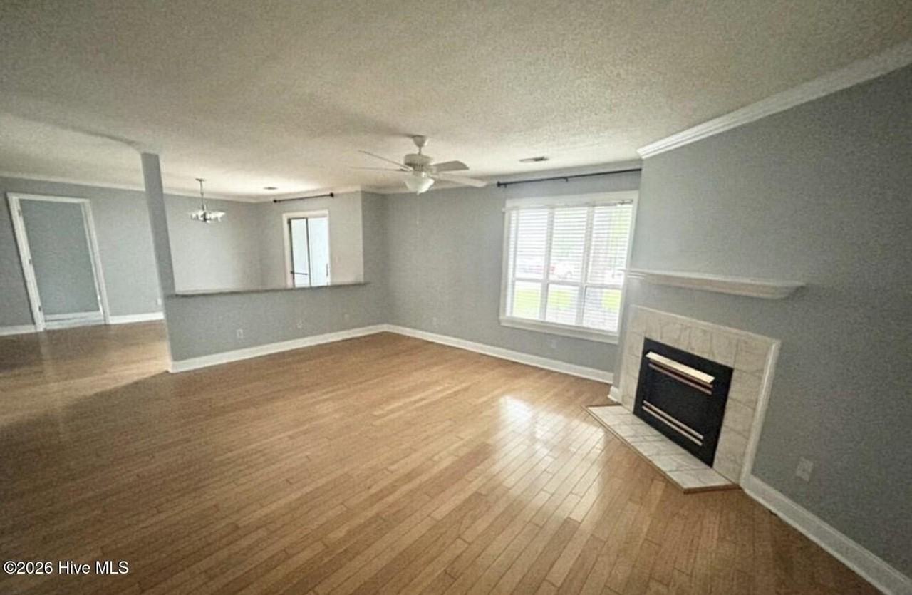 106 Breezewood Dr Apt B - Photo 3 of 11