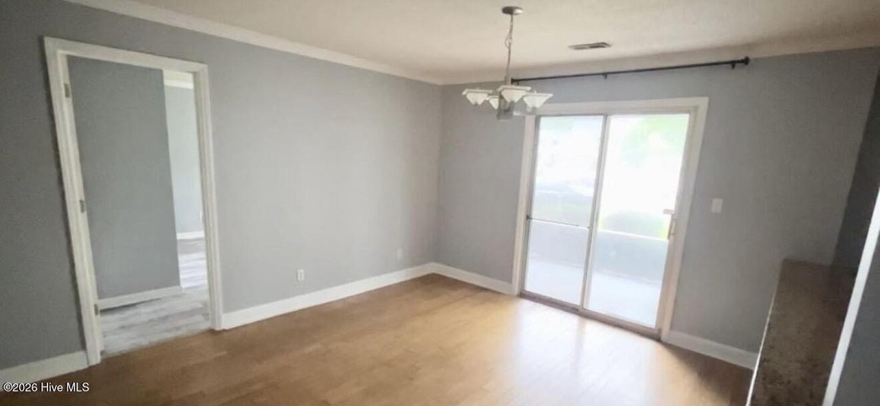 106 Breezewood Dr Apt B - Photo 4 of 11