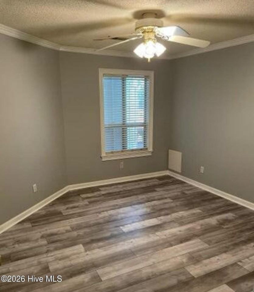 106 Breezewood Dr Apt B - Photo 6 of 11