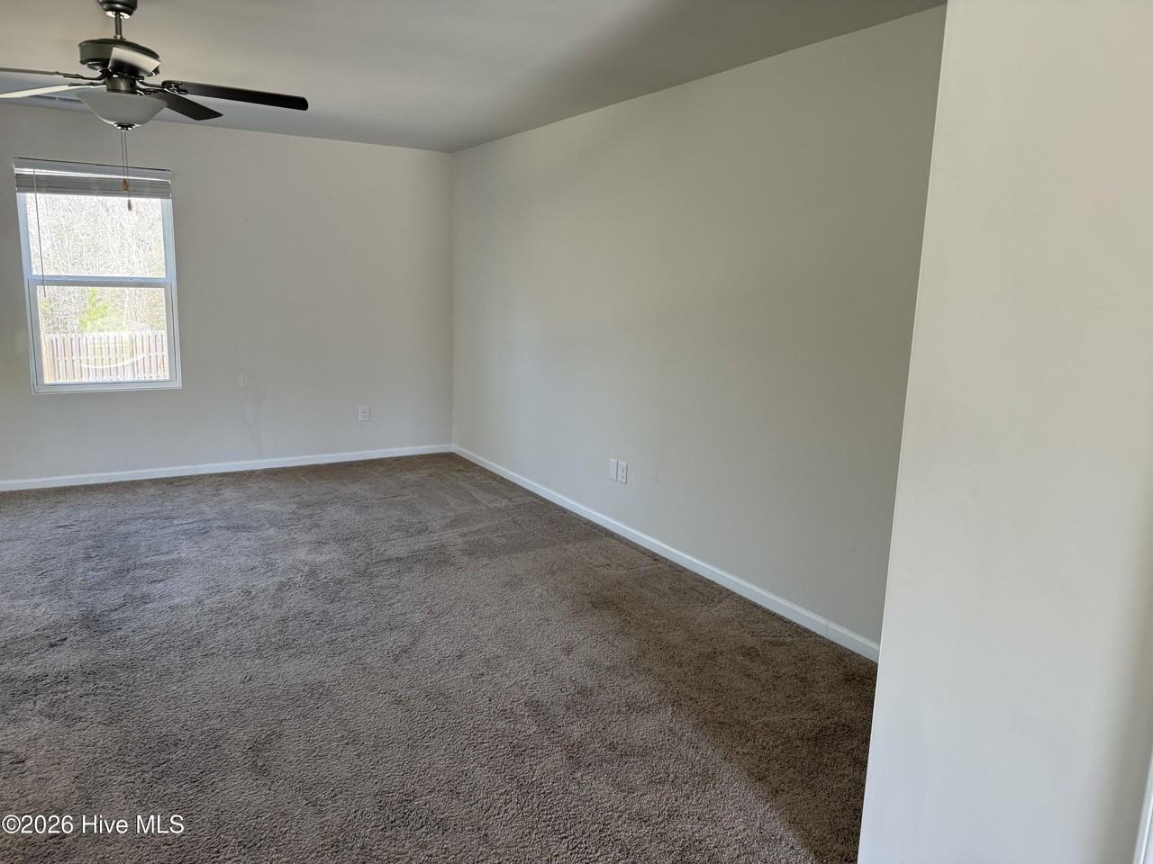 472 Poppleton Dr - Photo 3 of 16