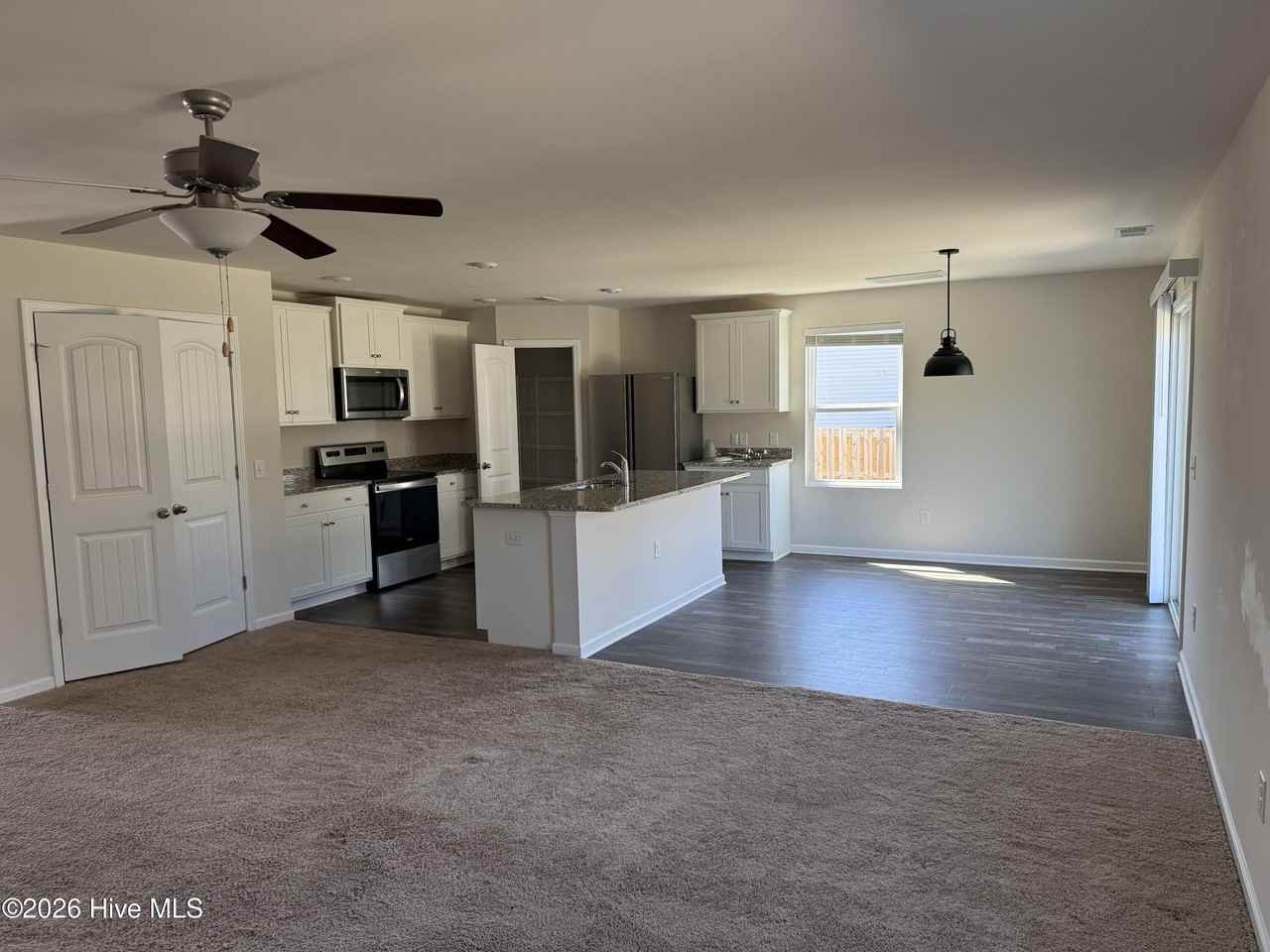 472 Poppleton Dr - Photo 5 of 16