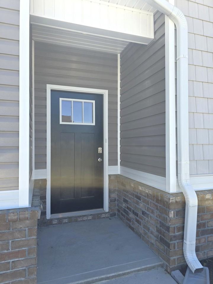 5188 Captain Dr - Photo 2 of 21