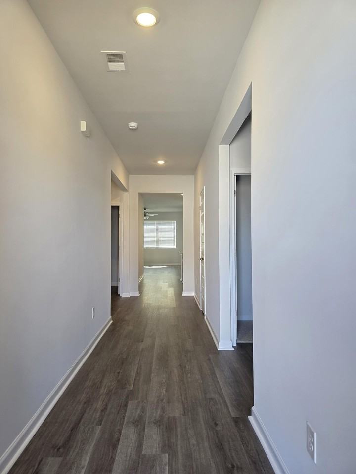 5188 Captain Dr - Photo 3 of 21