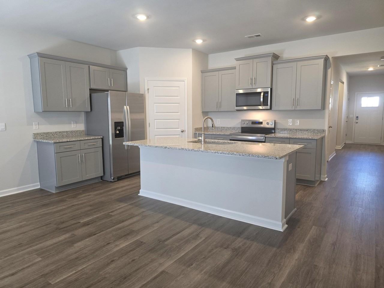 5188 Captain Dr - Photo 4 of 21