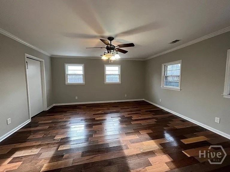 135 Freeman Cir - Photo 6 of 8