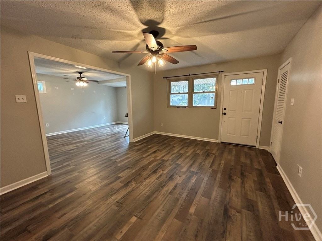 321 Sharondale Rd - Photo 4 of 27