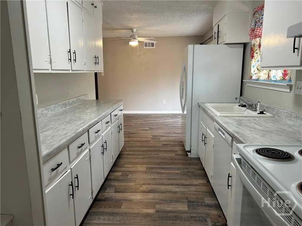 321 Sharondale Rd - Photo 7 of 27