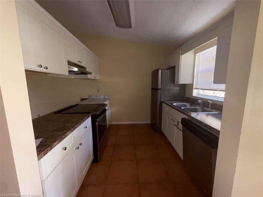 163 Fairway Dr - Photo 4 of 16