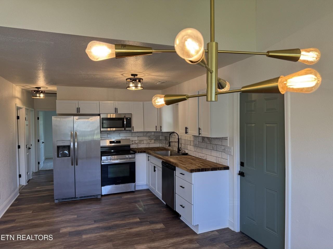 1712 Vada Cir - Photo 7 of 32