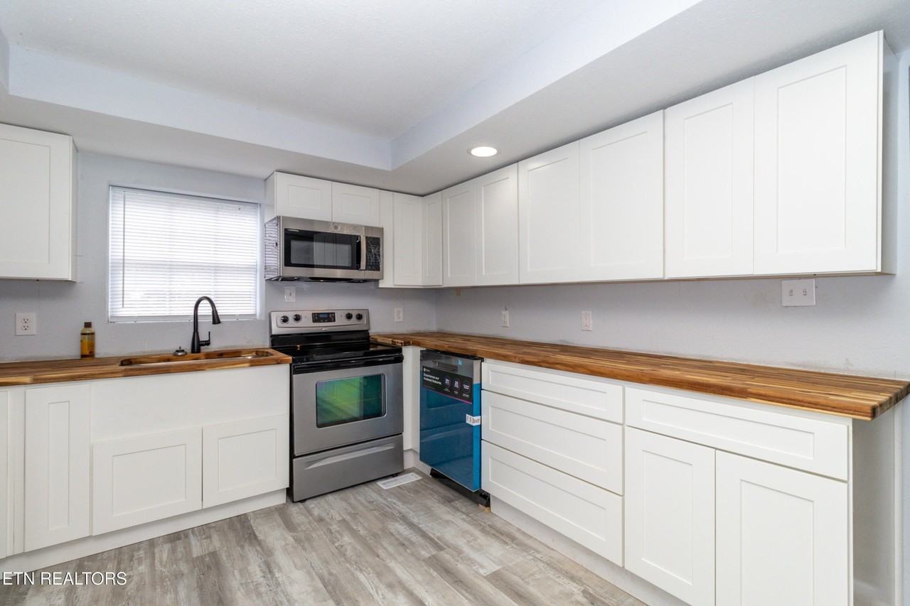 770 Mahoney Rd - Photo 5 of 50