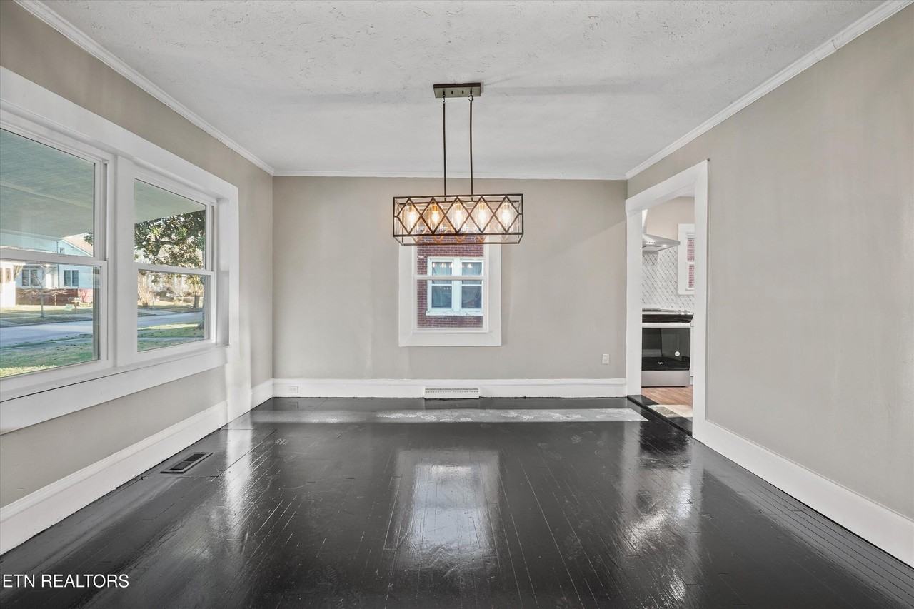 3034 E 5th Ave - Photo 6 of 31