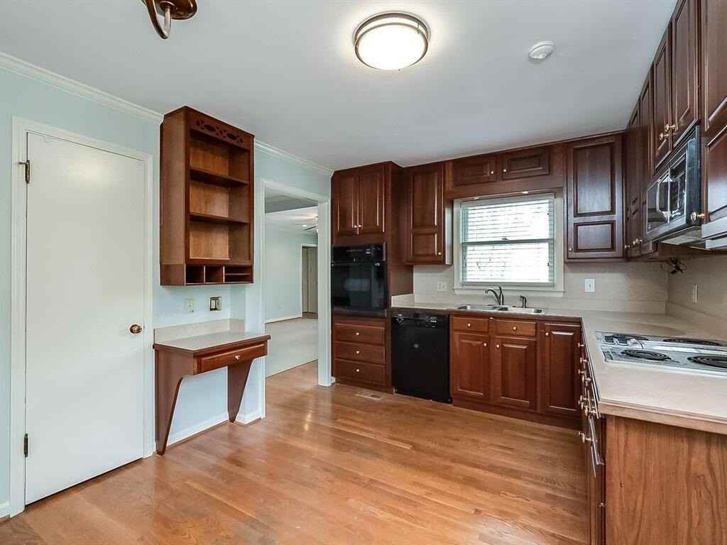 312 Garden Rd - Photo 3 of 22