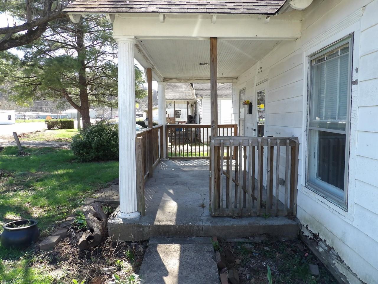 720 Holmes St - Photo 2 of 50