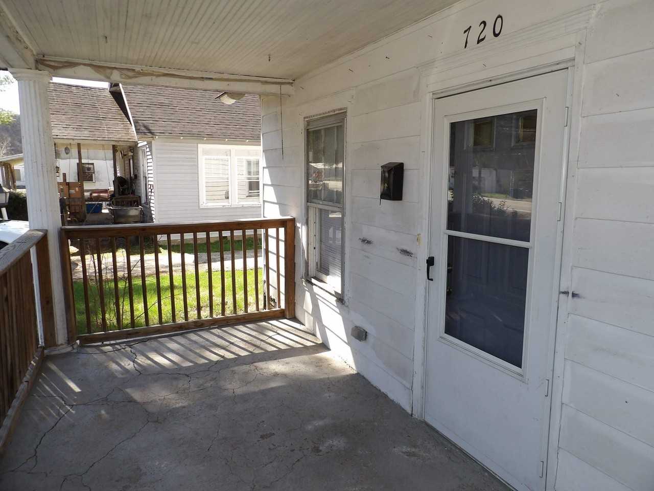 720 Holmes St - Photo 3 of 50